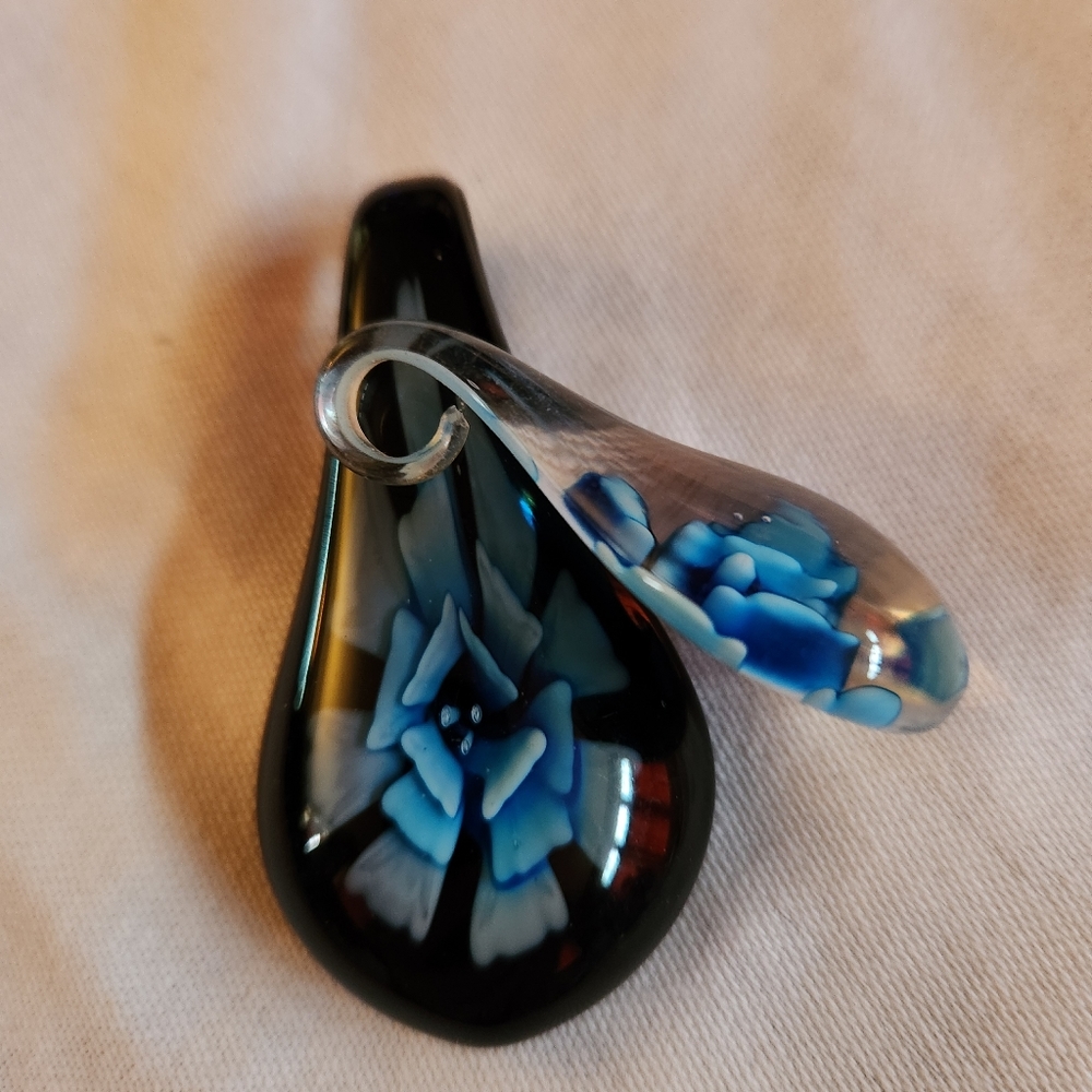 Pendants (3) - Picture 4 of 7